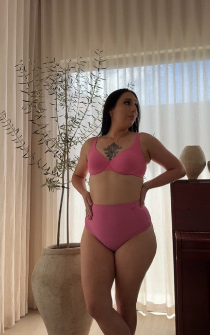 SECOND NATURE Wired Seamless Bra (Pre-Order Ships end of March)