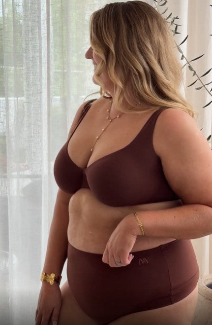 SECOND NATURE Wired Seamless Bra (Pre-Order Ships end of March)